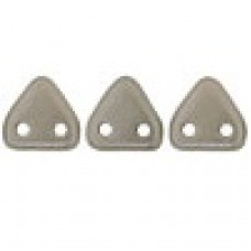 CzechMates Triangles 10 grams Pearl Coat Brown Sugar 25005