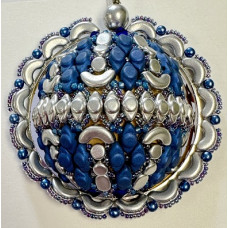 Boule de Noel 2024 Complete Kit in Silver and Trendy Royal Blue Boule de Noel 2024 Complete Kit in Silver and Trendy Royal Blue